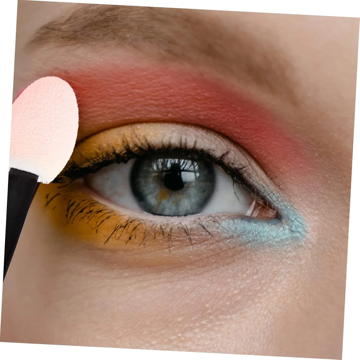 4pcs Double-end Eyeshadow Sticks Dual-sided Sponge Brushes for Makeup Application Lightweight Eye Shadow Tool Versatile Use for Lips Nose and Daily Makeup Needs