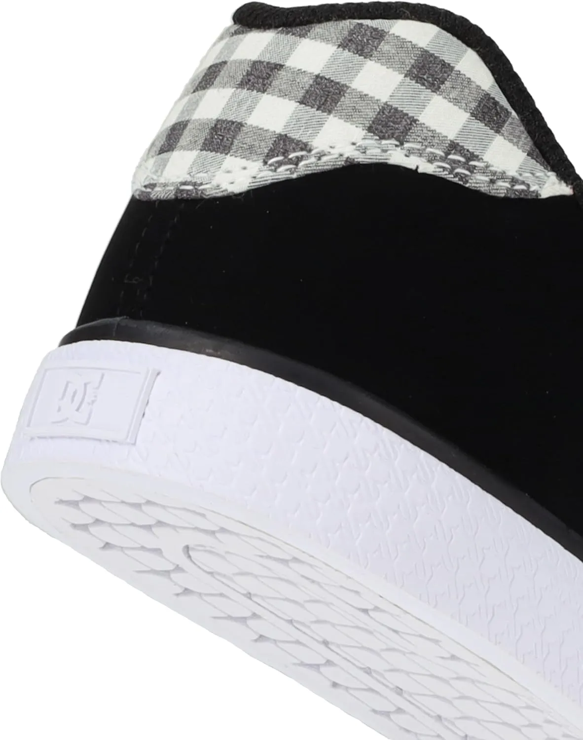DC Shoes Women's Chelsea Sneaker