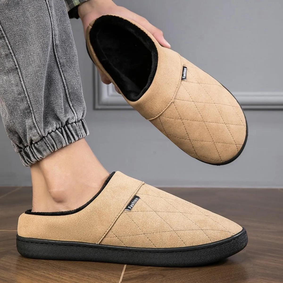High-Density Mens Clog Slippers Two-Tone Cotton-Blen, Memory Foam bottom Warm House Slippers Suitable for Walking in the Park and Relaxing at Home.