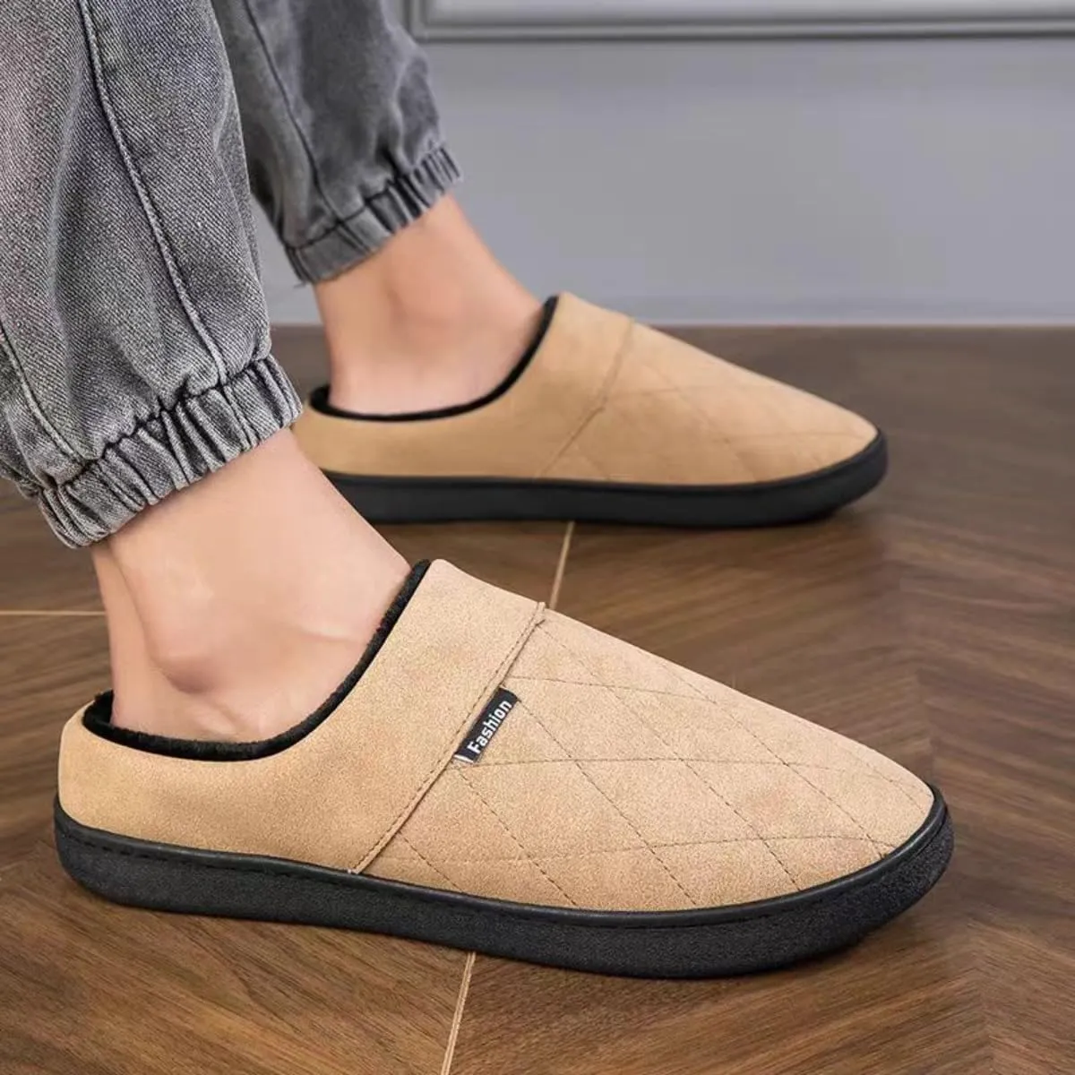 High-Density Mens Clog Slippers Two-Tone Cotton-Blen, Memory Foam bottom Warm House Slippers Suitable for Walking in the Park and Relaxing at Home.