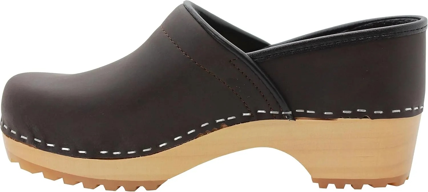 KLÄGN Tindra Wood Closed Back Grippy Leather Clogs