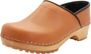 KLÄGN Tindra Wood Closed Back Grippy Leather Clogs
