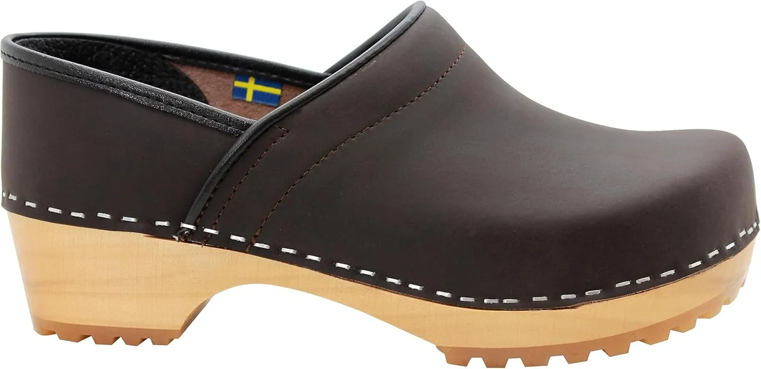KLÄGN Tindra Wood Closed Back Grippy Leather Clogs