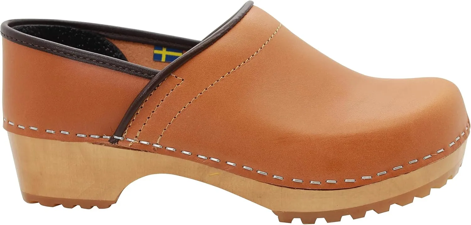 KLÄGN Tindra Wood Closed Back Grippy Leather Clogs