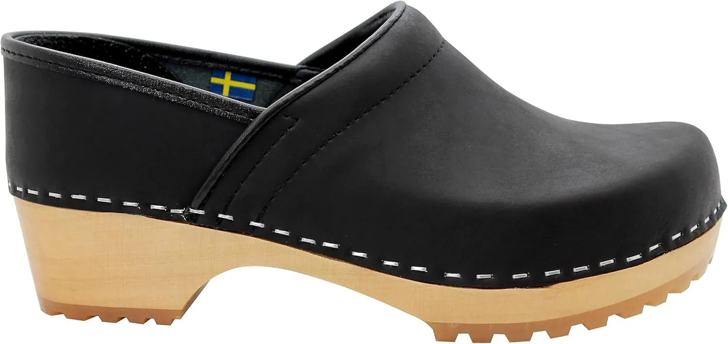 KLÄGN Tindra Wood Closed Back Grippy Leather Clogs