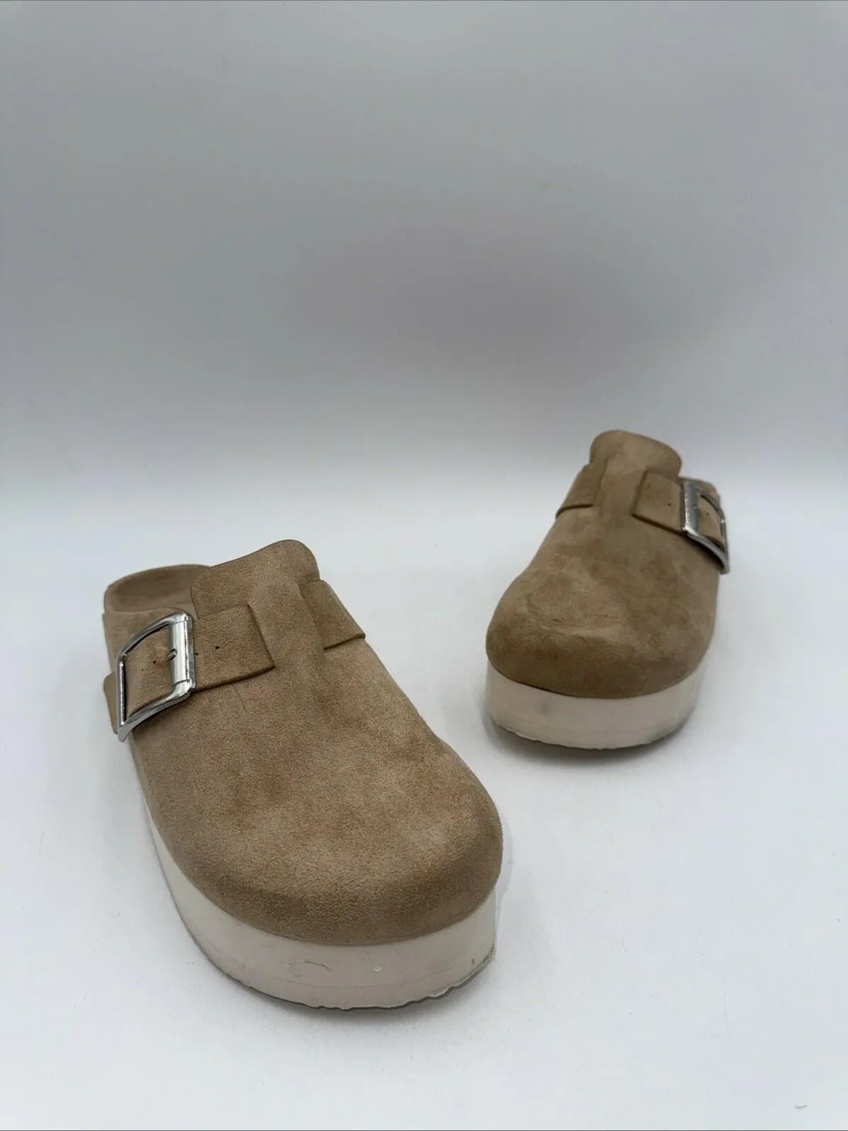 Madden Girl  Women’s Cutie Pie Tan Platform Clog Size 8 - Very Good