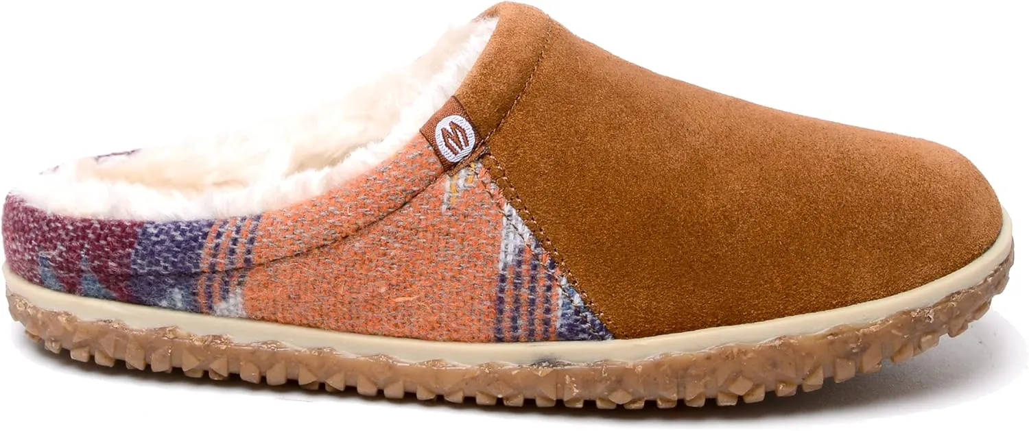 Minnetonka Tahoe – Indoor/Outdoor Slippers for Women with Hard Sole Design and Slip On Clog Silhouette