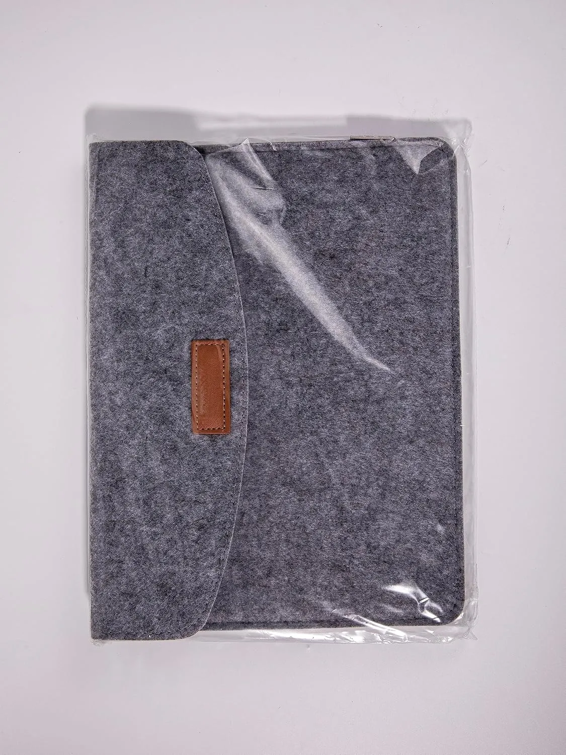 MoKo 9-11 Inch Felt Tablet Sleeve Bag Carrying Case Fits with Tab S8/S9 11", iPad Pro 11 inch, iPad 10th Gen 10.9, iPad 9/8/7th 10.2, iPad Air 5/4th 10.9, iPad Air 3 10.5, iPad 9.7 - Light Gray