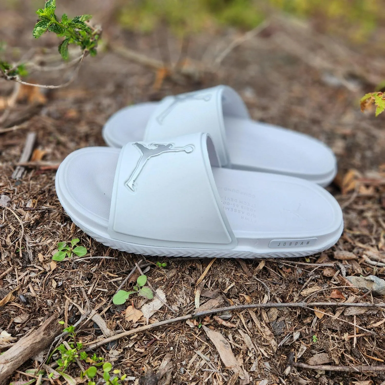 Nike Air Jordan Jumpman Grey Mettalic Silver FQ1598-002 Slide Sandal Slippers