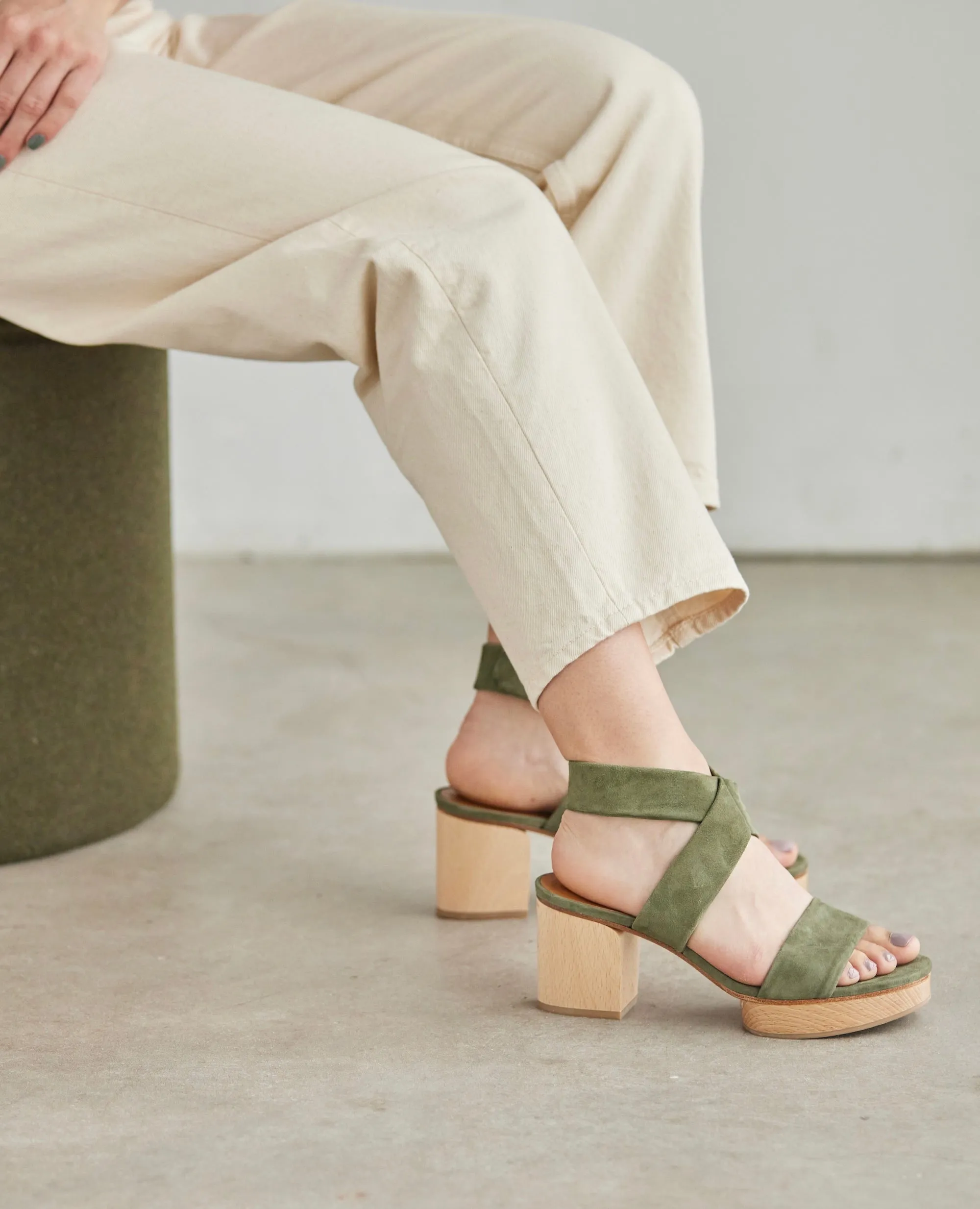Robin Clog