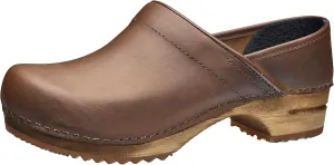 Sanita Women's Wood Jamie Closed Clogs,Brown,35 M EU / 5 B(M) US