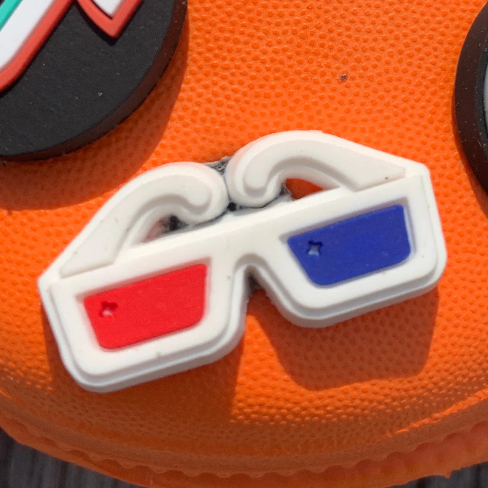 SHOE CHARMS - 3D GLASSES