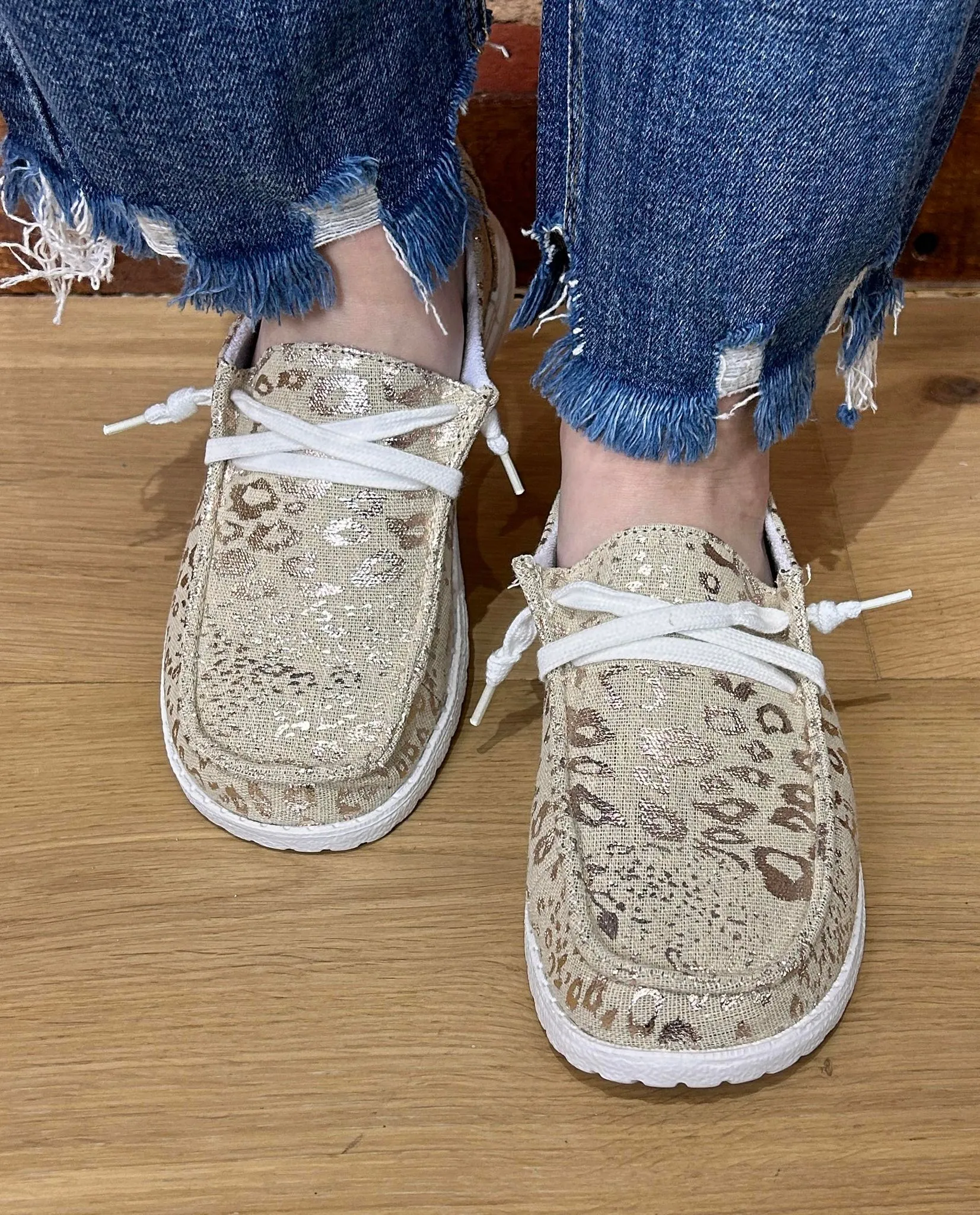 SHOW STOPPER SLIP ON SNEAKER