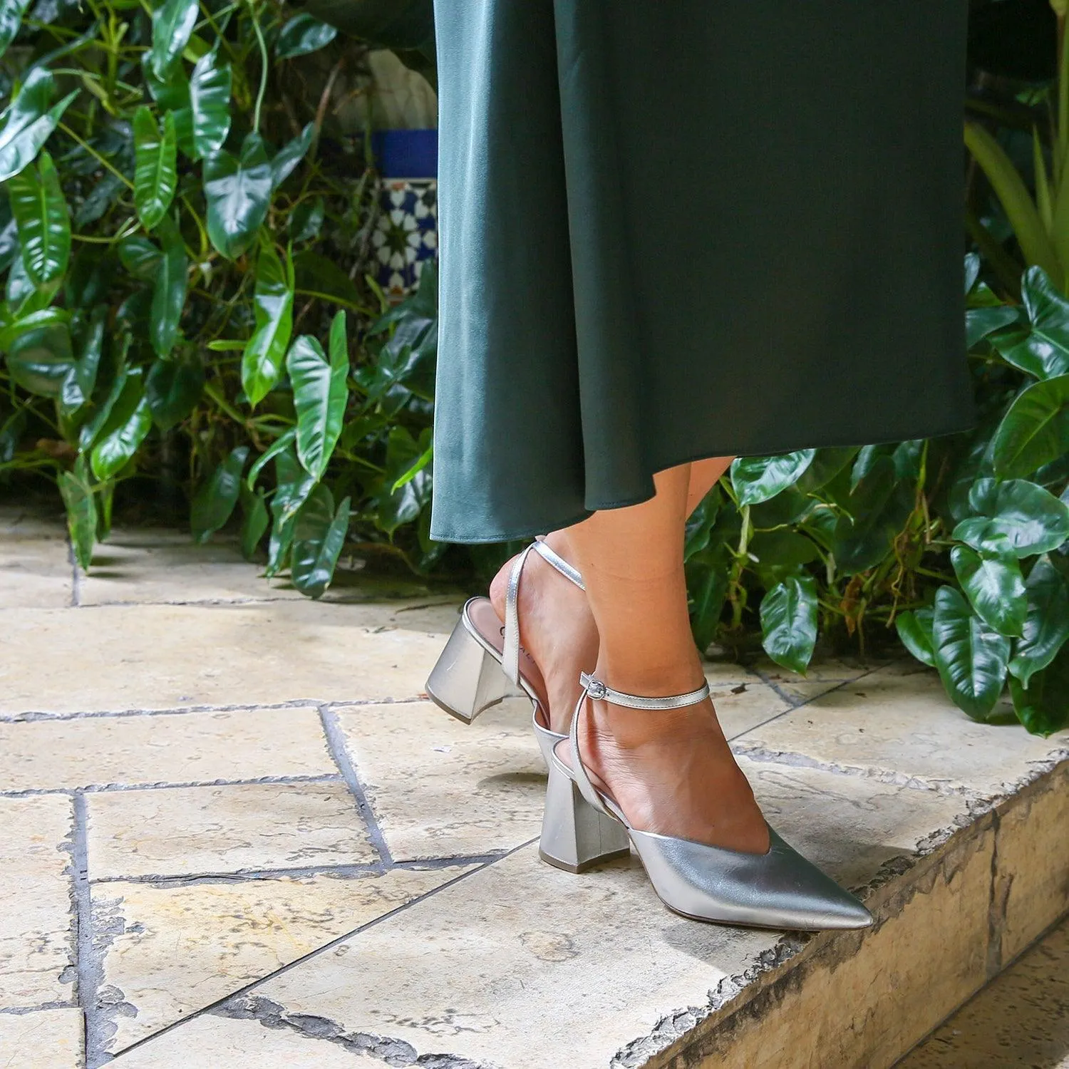 Silver V Mule   Marilyn Strap