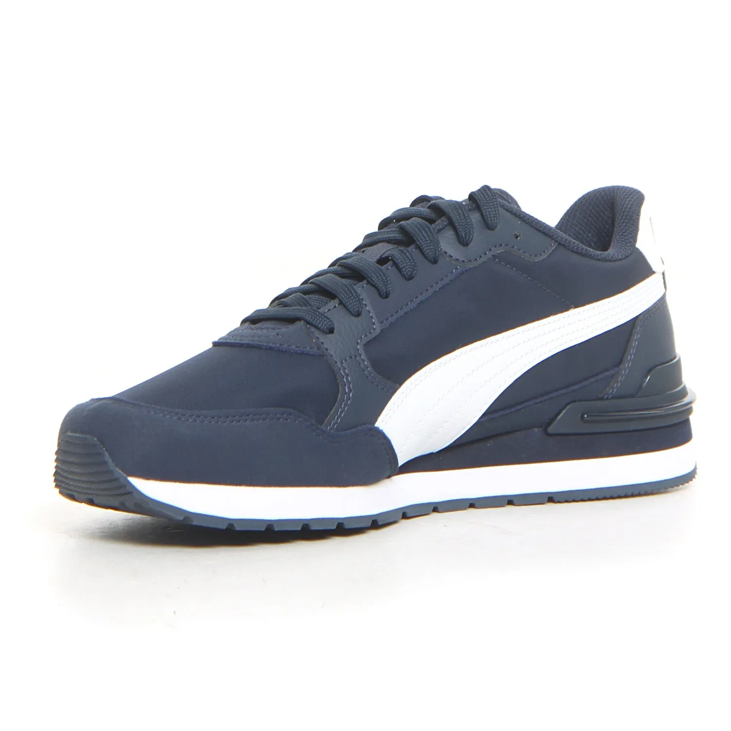 St runner v4 sneaker