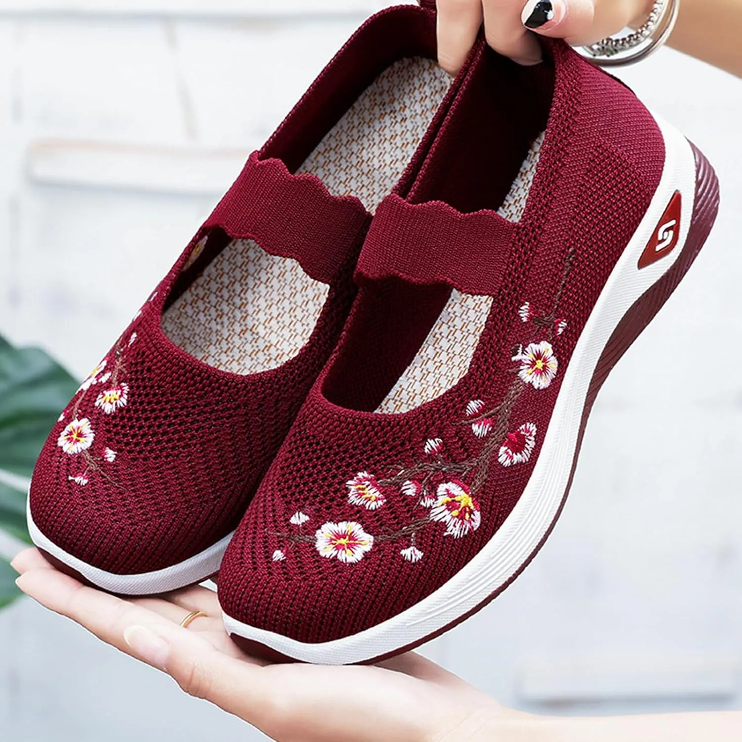 Women's Woven Orthopedic Breathable Soft Shoes Fashion Floral Embroidery Walking Shoes Comfy Platform Non Slip Work Shoe Casual Walking Sneakers