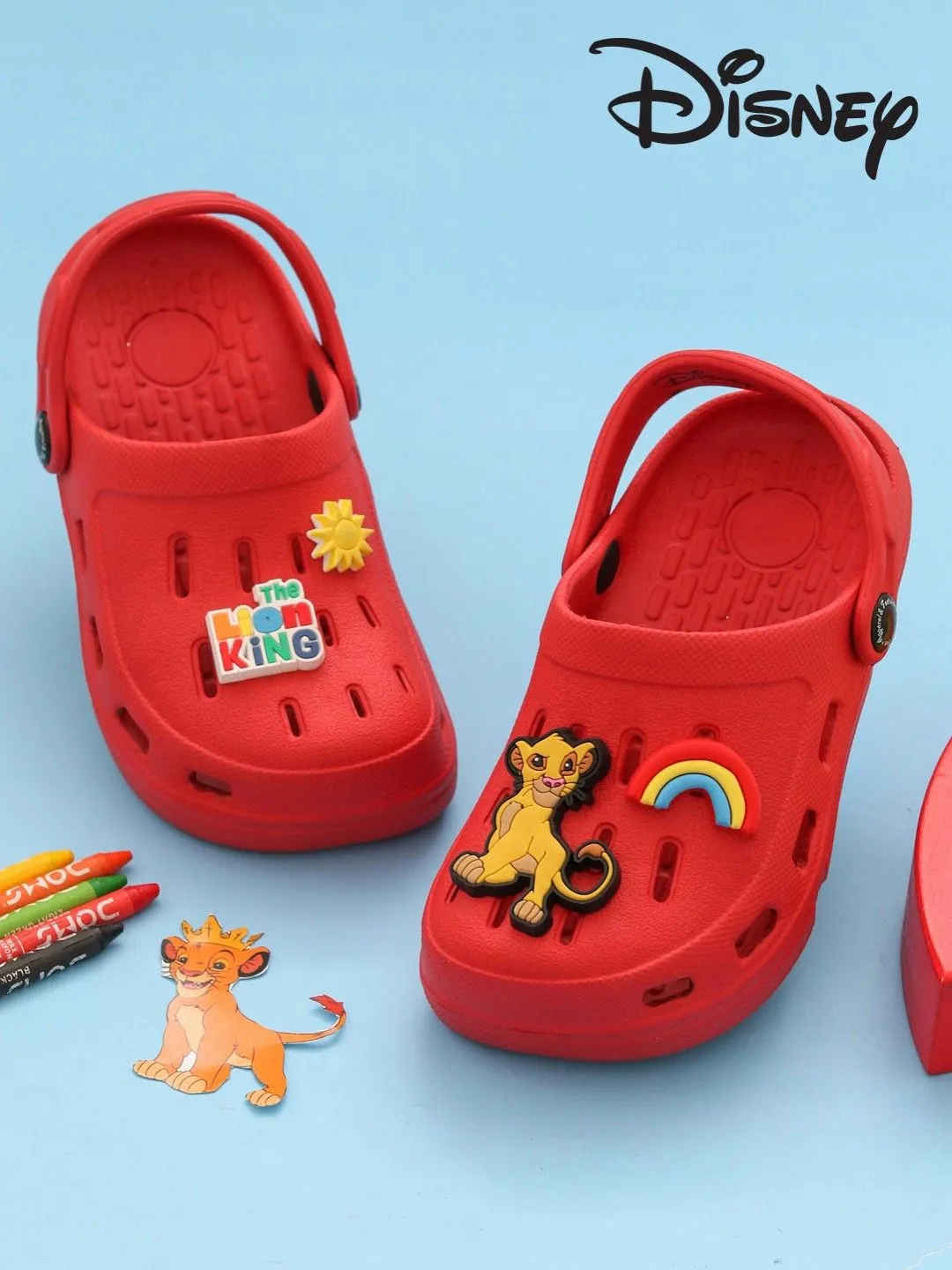 Yellow Bee Boys’ Disney The Lion King Clogs with Simba, Sun & Rainbow Charms – Red
