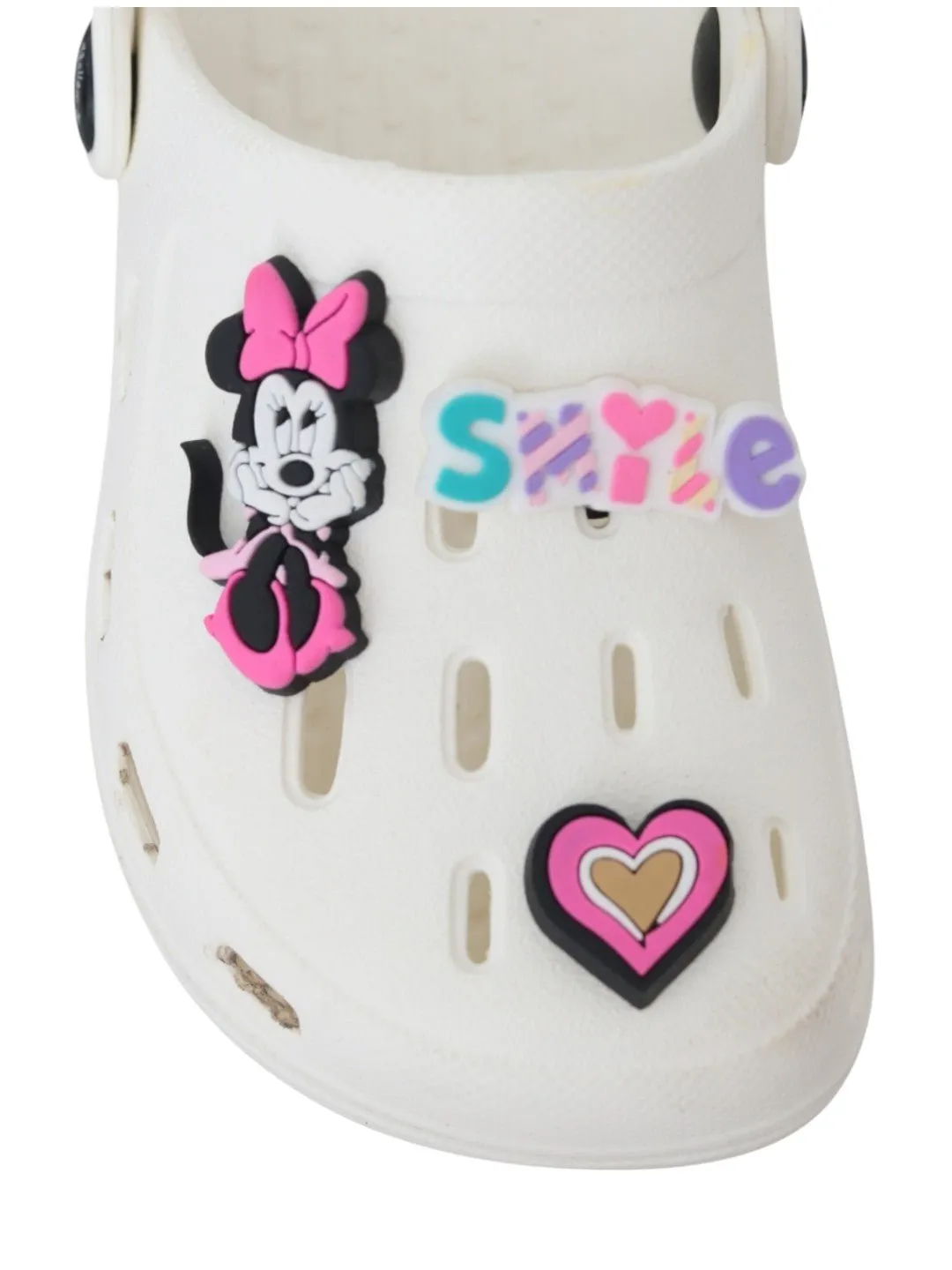 Yellow Bee Girls’ Disney Minnie Mouse Clogs with Smile & Heart Charms – White